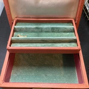 Antique, vintage jewelry box.